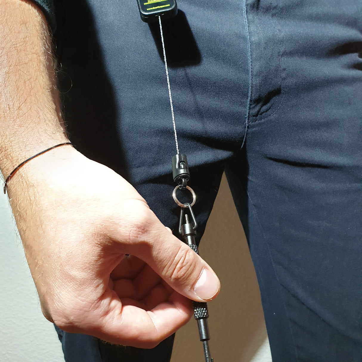 Gear Keeper "RT5" mit Klettsystem & Taktischer Handfesselschlüssel Set - Polizeimemesshop