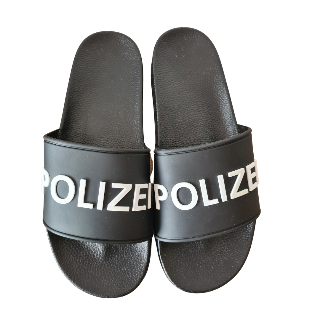 Polizei Badelatschen