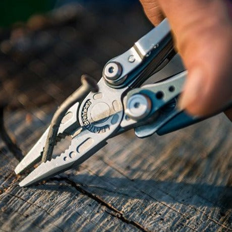 LEATHERMAN Skeletool Multitool Silber